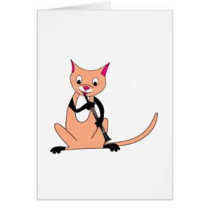 Katze, die den Clarinet spielt