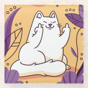 Katze, die den Untersetzer aus dem Fingerglas gibt