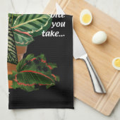 Katze, die ich dir dabei zusehen werde, wie du mit geschirrtuch (Viertel Falte)