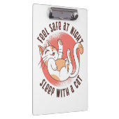 Katze, die sich beim Nachtschlafen sicher fühlt, m Klemmbrett (Rechts)