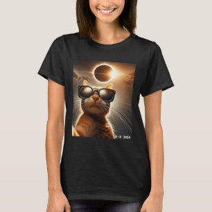 Katze, die sich mit Solar 2024 Eclipse Wearin selb T-Shirt