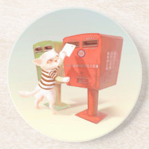 Katze, die versucht, eine Postkarte in den Briefka