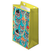 Katze im Hut Kleine Geschenktüte (Vorderseite Schrägansicht)