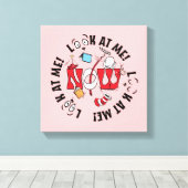 Katze im Hut | Sieh mich an! Sieh mich an! Leinwanddruck (Insitu (Holzboden))