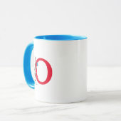 Katze in der Hat Balancing Act Monogram O Tasse (Vorderseite Links)