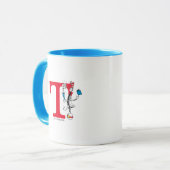 Katze in der Hat Balancing Act Monogram T Tasse (Vorderseite Links)