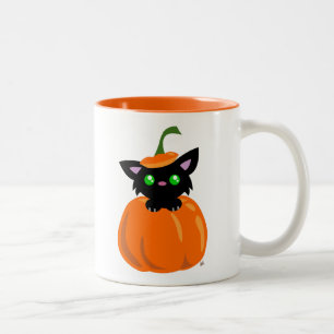Katze in der Kürbiskaffee-Tasse Zweifarbige Tasse