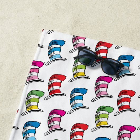 Katze in einem farbenfrohen Hutmuster Strandtuch (Beispiel)