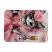 Katze in einem rosa Kleid mit einem goldenen Geträ Magnet (Horizontal)
