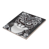 Katze in einer Schwarz-Weiß-Maske Fliese (Seite)