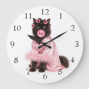 Katze in rosa Robe mit Lockenwicklern und Bubble-G Große Wanduhr