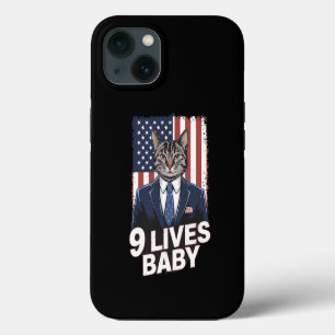Katze in Suite mit Trump-Haar-Amerikanischer-Flagg iPhone 13 Hülle