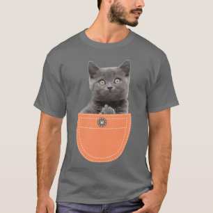 Katze in Tasche, die den Finger gibt T-Shirt