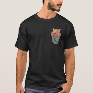 Katze in Tasche kommt aus Niedlichen Katzenpinkeln T-Shirt