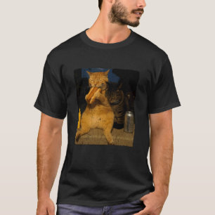 Katze isst Hotdog Meme Katzenliebhaber Vintage Kat T-Shirt
