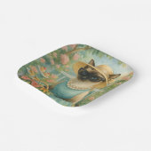 Katze ist in einem schönen Garten Pappteller (Gewinkelt)