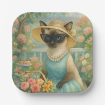 Katze ist in einem schönen Garten