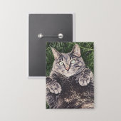 Katze liegt im Gras Button (Vorderseite/Rückseite)