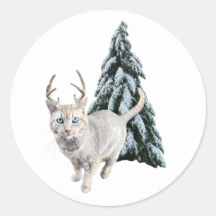 Katze mit Antlern und Baumklebern Runder Aufkleber