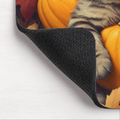 Katze mit Autumn Leaves und Pumpkins Mouse Pad Mousepad (Ecke)