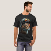 Katze mit Bikerhelm Katzen 2 T-Shirt (Vorne ganz)