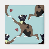 Katze mit Bogen fängt einen Ladybug. Magnet (Vorne)