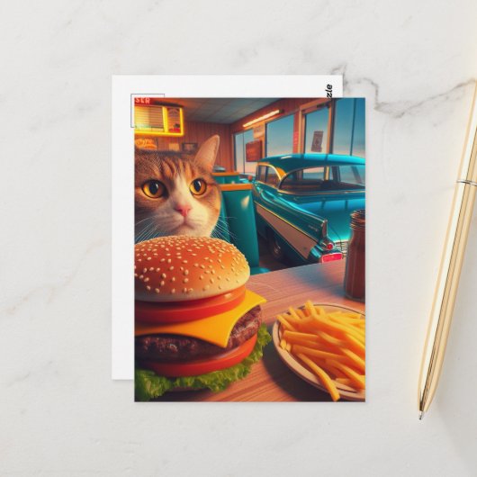 Katze mit Cheeseburger und Fries im Retro Diner Postkarte (Vorderseite/Rückseite Beispiel)
