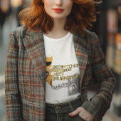 Katze mit Gitarre kratzend Platten nicht Möbel T-Shirt