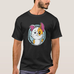 Katze mit großen Ohren sieht skeptisch aus T-Shirt