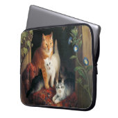 Katze mit Kätzchen (Tierart) Laptopschutzhülle (Vorderseite Links)