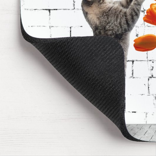 Katze mit Orange Tulip Bouquet Mousepad (Ecke)