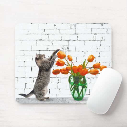 Katze mit Orange Tulip Bouquet Mousepad (Mit Mouse)