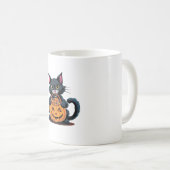 Katze mit Pumpkin-Korb Funny Halloween Kaffeetasse (VorderseiteRechts)
