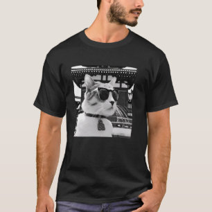 Katze mit Sonnenbrille im buddhistischen Senso-Ji- T-Shirt
