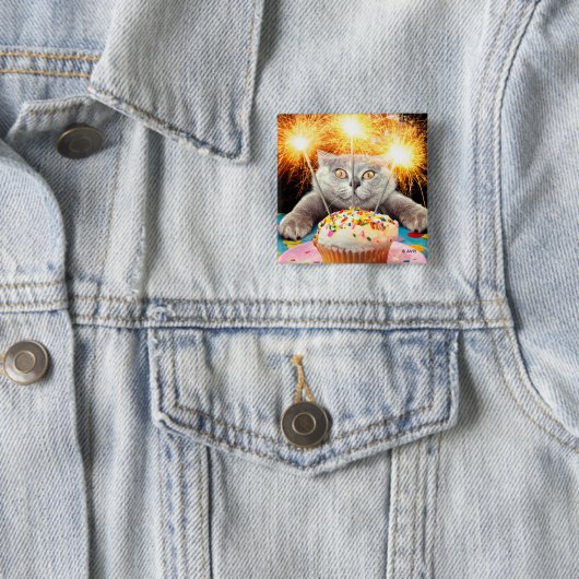 Katze mit Sparklerkuchen Button (Beispiel)