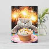 Katze mit Sparklerkuchen Einladung (Stehend Vorderseite)