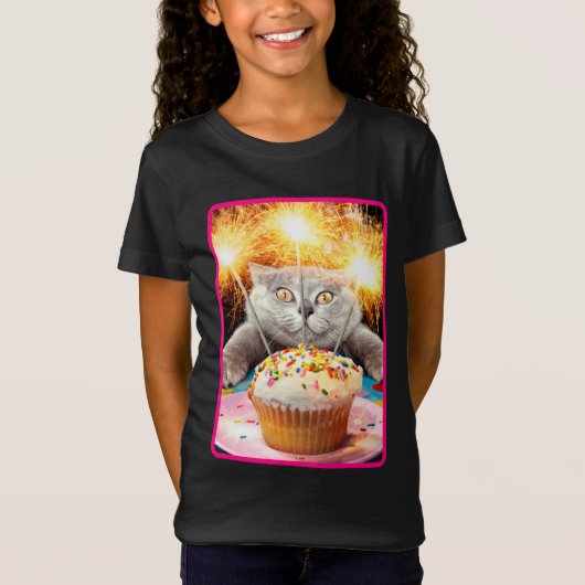 Katze mit Sparklerkuchen T-Shirt (Vorderseite)