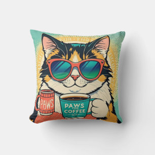 Katze mit überdimensionaler Sonnenbrille und einem Kissen