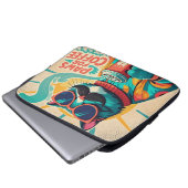 Katze mit überdimensionaler Sonnenbrille und einem Laptopschutzhülle (Vorne Knopf)