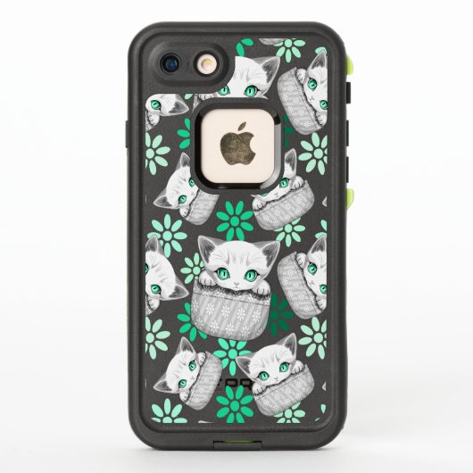 Katze Niedlich und spielerisch aus einem Pocket (Rückseite)