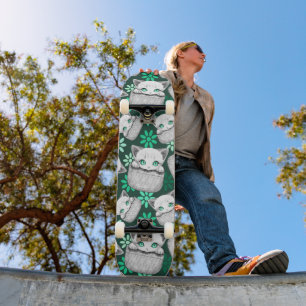 Katze Niedlich und spielerisch aus einem Pocket Skateboard