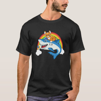 Katze reitet auf Hai und isst Eier mit Regenbogen  T-Shirt