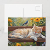 Katze ruht auf der Bank im Sommergarten  Postkarte (Vorne/Hinten)