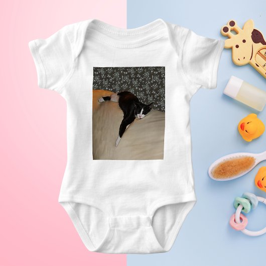 Katze Schlafen auf Couch Säugling Strampler