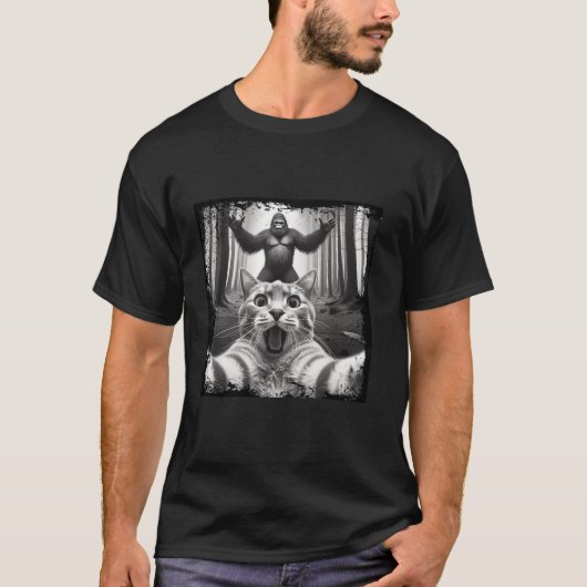 Katze Selfie mit Bigfoot Funny Spaß Sasquatch und T-Shirt (Vorderseite)
