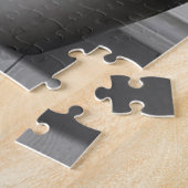 Katze sitzt auf der Toilette und liest eine Nachri Puzzle (Seite)