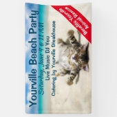 Katze Sonnenbaden am Strand Banner (Vertikal)