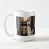 Katze trinkt Kaffee auf einer Straße Kaffeetasse (Links)