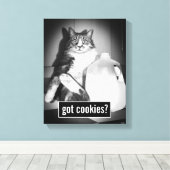 Katze trinkt Milch von Jug Leinwanddruck (Insitu (Holzboden))