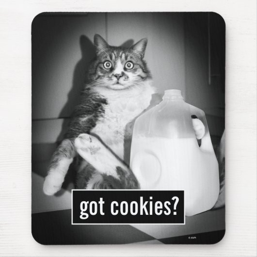 Katze trinkt Milch von Jug Mousepad (Vorne)